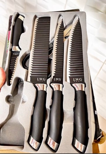 Cliente com kit de facas